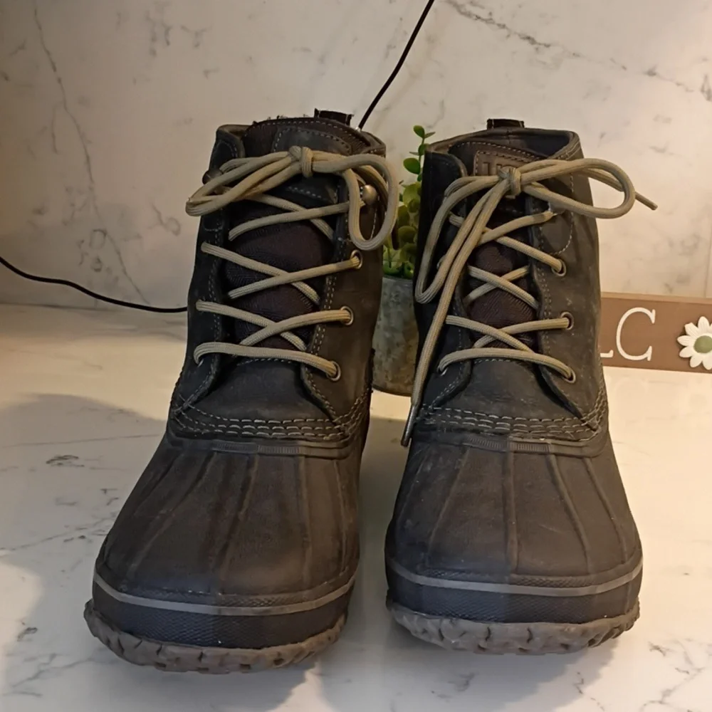 UGG Men's Dark Gray Duck Boots